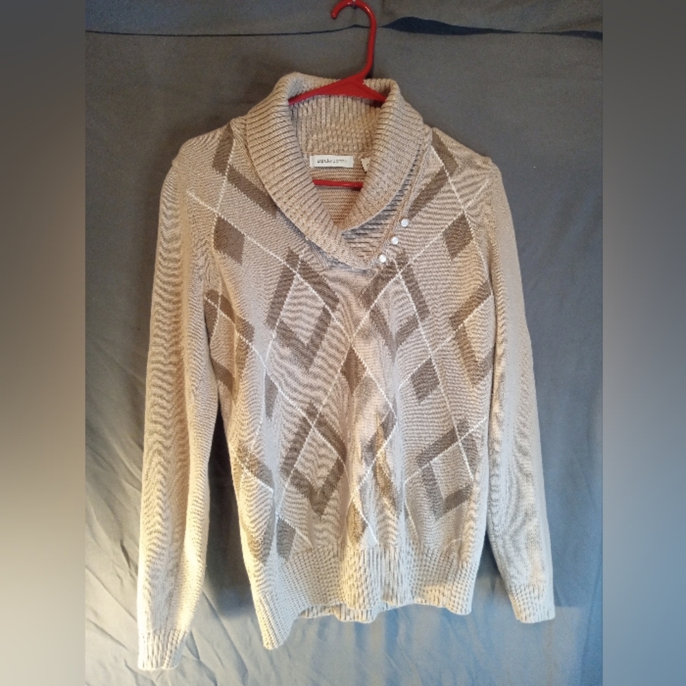 Liz Claiborne Beige Argyle Cowl Neck Sweater